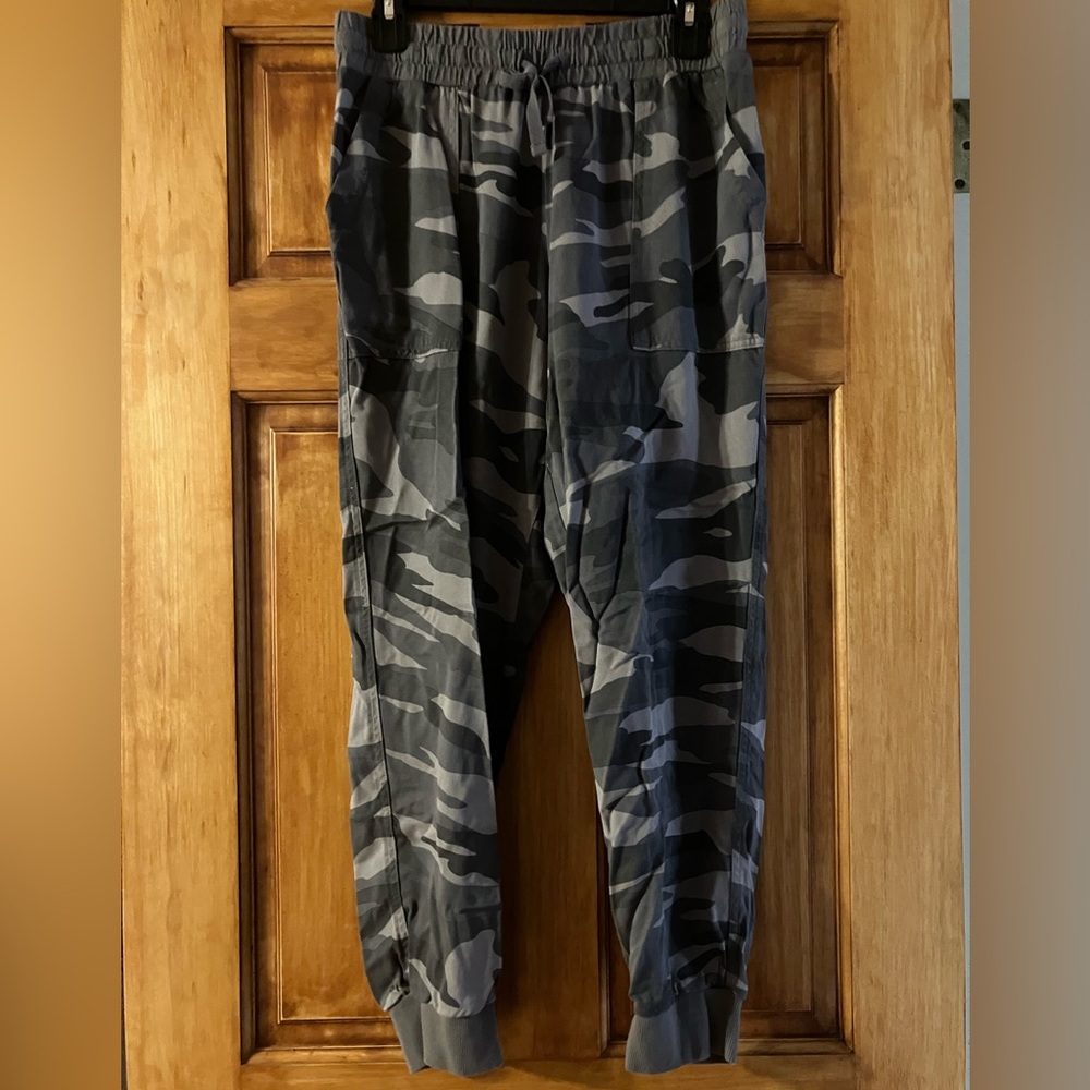 Splendid Women's Camouflage Joggers
